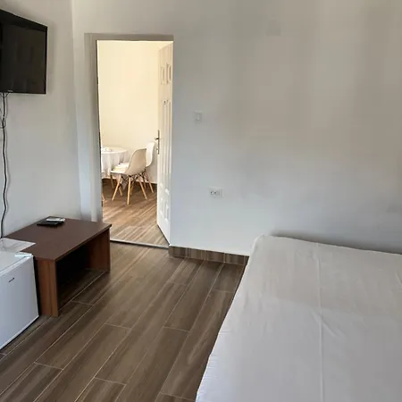 за гости - девня 3*