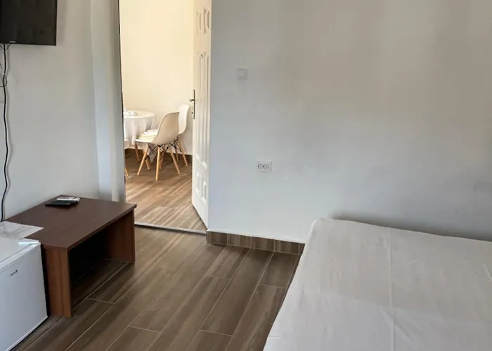 за гости - девня 3*